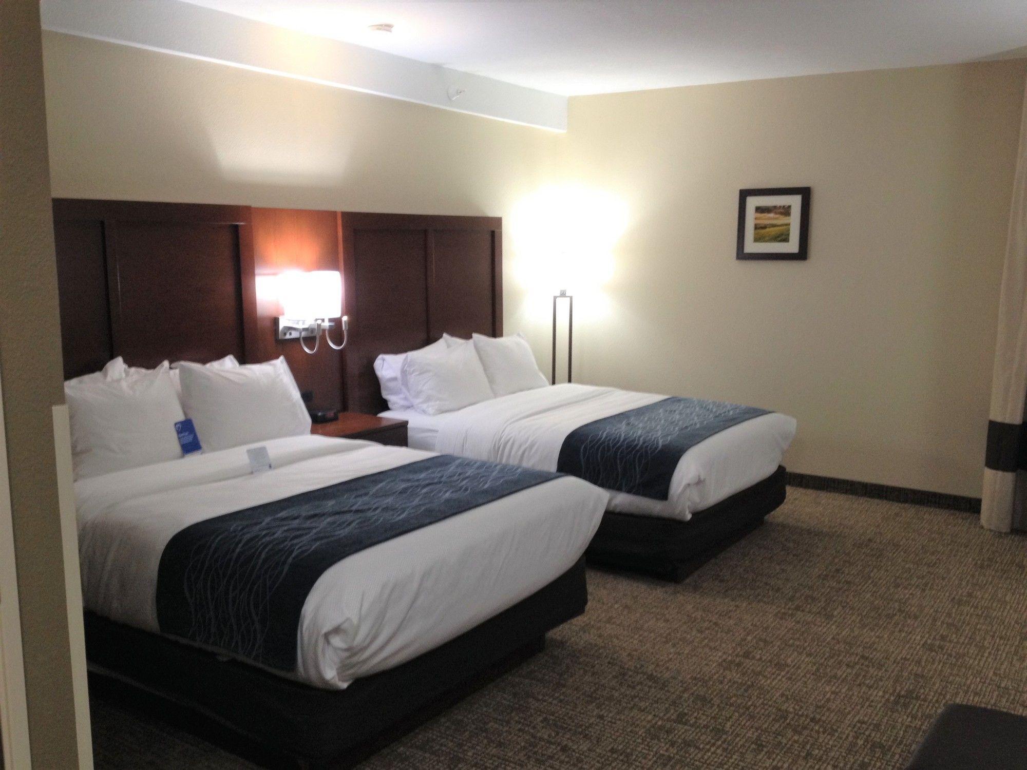 Comfort Inn & Suites Junction City - Near Fort Riley Exterior foto